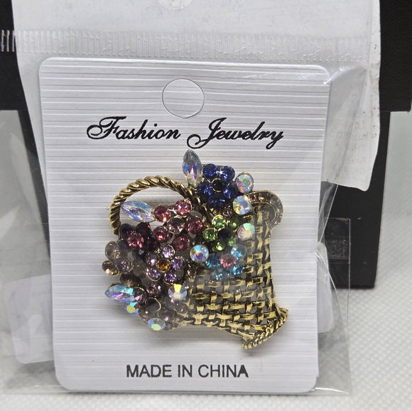 Elegant Gold and Multicolor Brooch - Picture 2 of 5